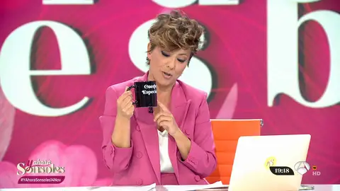 Sonsoles Onega cumple su promesa a Eva Soriano y lleva a su programa la taza de 'Cuerpos especiales' Sonsoles Onega cumple su promesa a Eva Soriano y lleva a su programa la taza de 'Cuerpos especiales'
