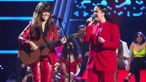 Un sueño cumplido para Salma: Vanesa Martín canta con ella ‘Arráncame’ en ‘La Voz’ Un sueño cumplido para Salma: Vanesa Martín canta con ella ‘Arráncame’ en ‘La Voz’