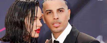 Rosalía y Rauw Alejandro en la alfombra roja de los Latin Grammy 2022 Rosalía y Rauw Alejandro en la alfombra roja de los Latin Grammy 2022