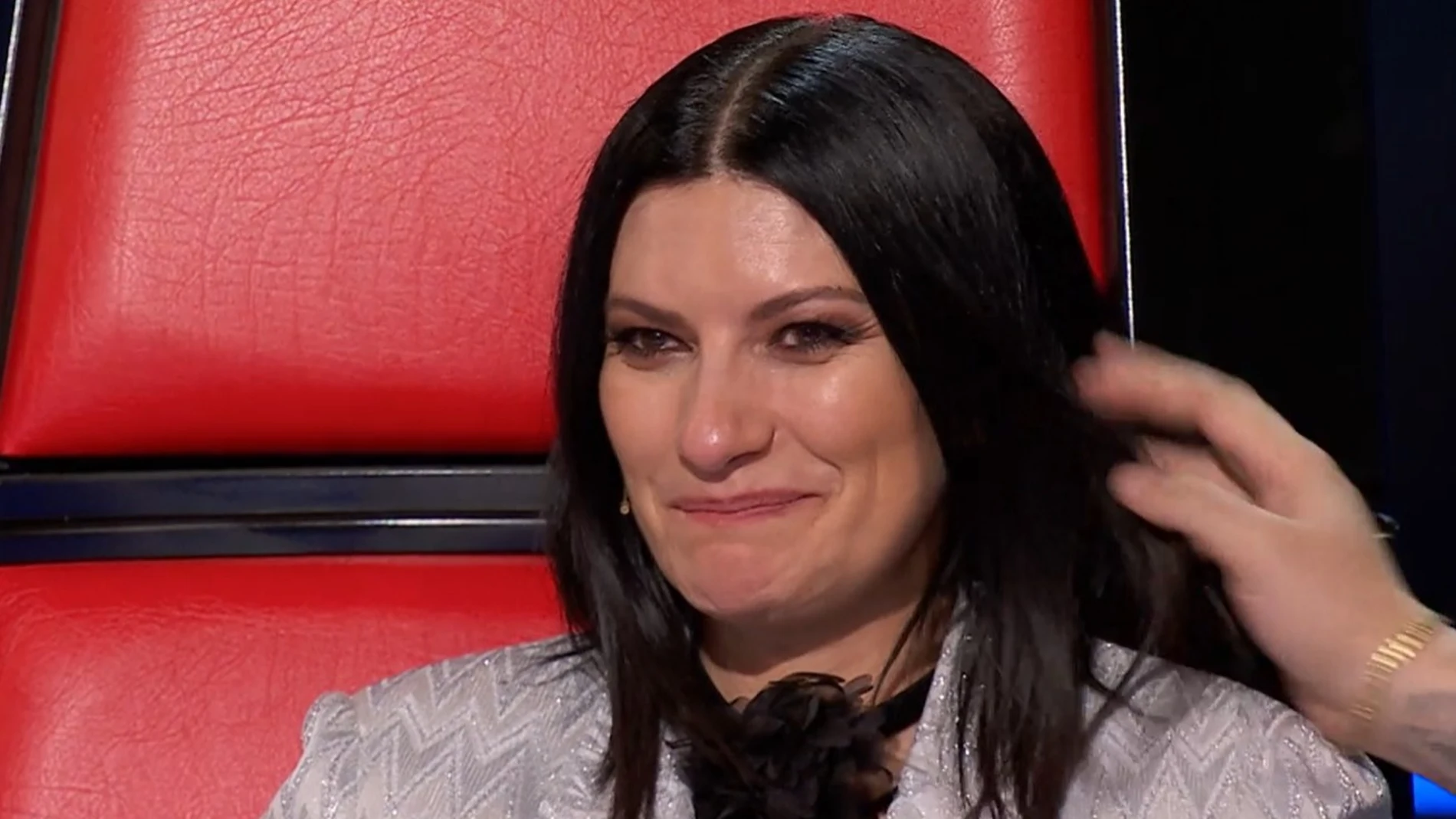 Laura Pausini llora de emoción en 'La Voz' tras escuchar a Rosario Flores.