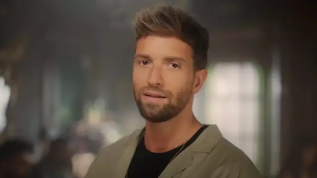 Pablo Alborán en el videoclip de 'Viaje a Ningún Lado'