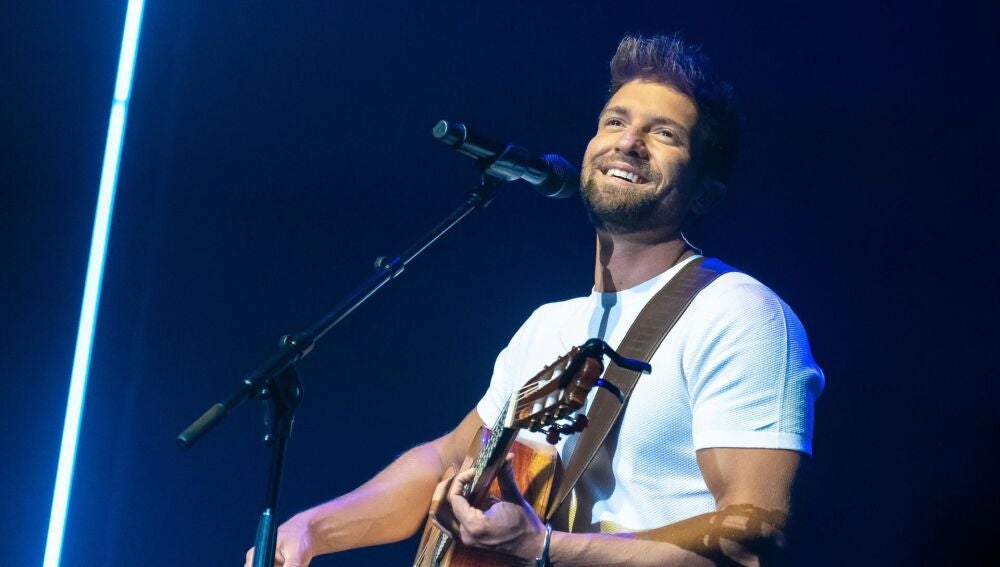 Pablo Alborán durante un concierto en el festival de Cap Roig.