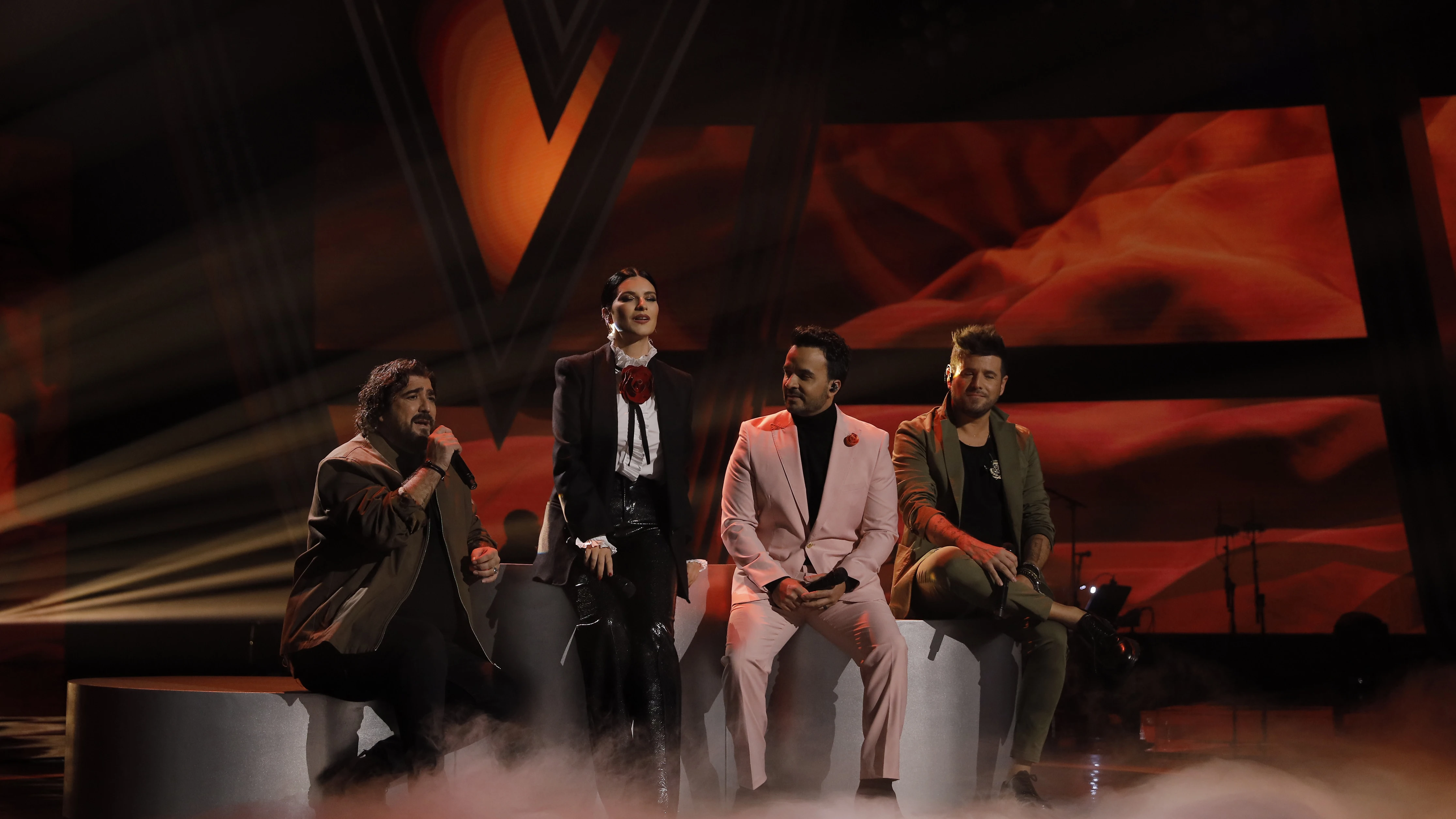 Laura Pausini, Pablo López, Antonio Orozco y Luis Fonsi, un momento único cantando ‘En cambio no’ en ‘La Voz’ Laura Pausini, Pablo López, Antonio Orozco y Luis Fonsi, un momento único cantando ‘En cambio no’ en ‘La Voz’