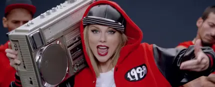 Taylor Swift en el videoclip de 'Shake It Off'. Taylor Swift en el videoclip de 'Shake It Off'.