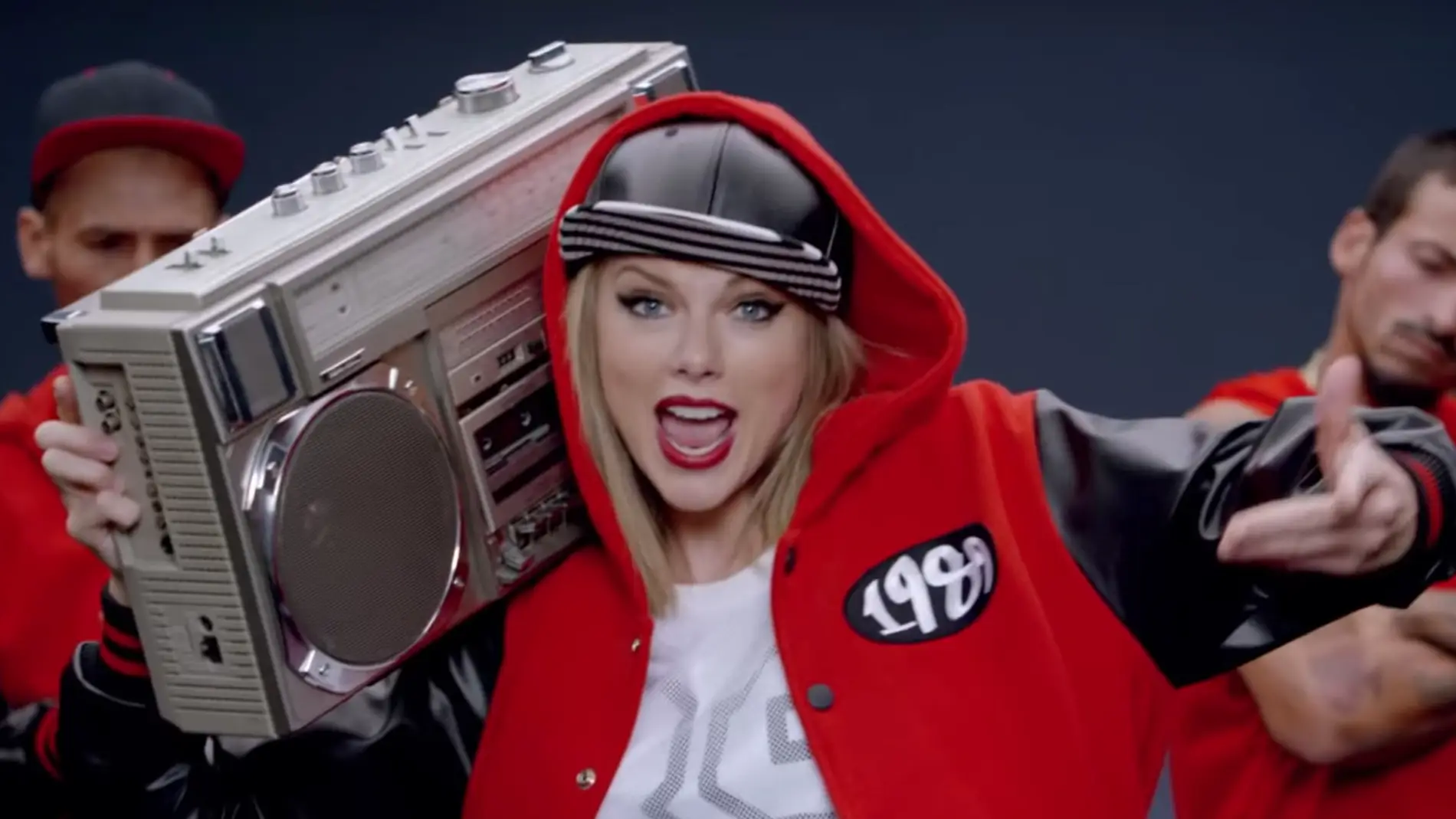 Taylor Swift en el videoclip de 'Shake It Off'.