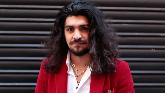 Quién es Israel Fernández, el cantaor que defendió a Rosalía como compañera en el flamenco