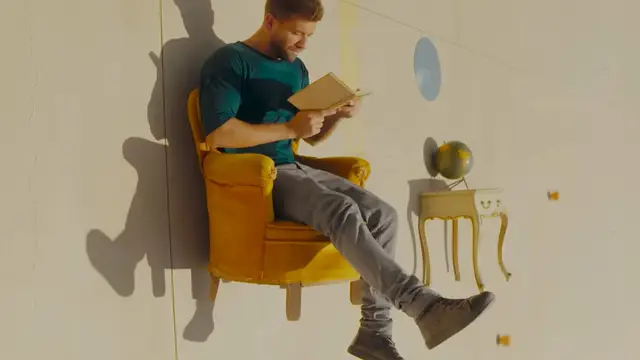 Pablo Alborán en el videoclip de 'Carretera y manta'