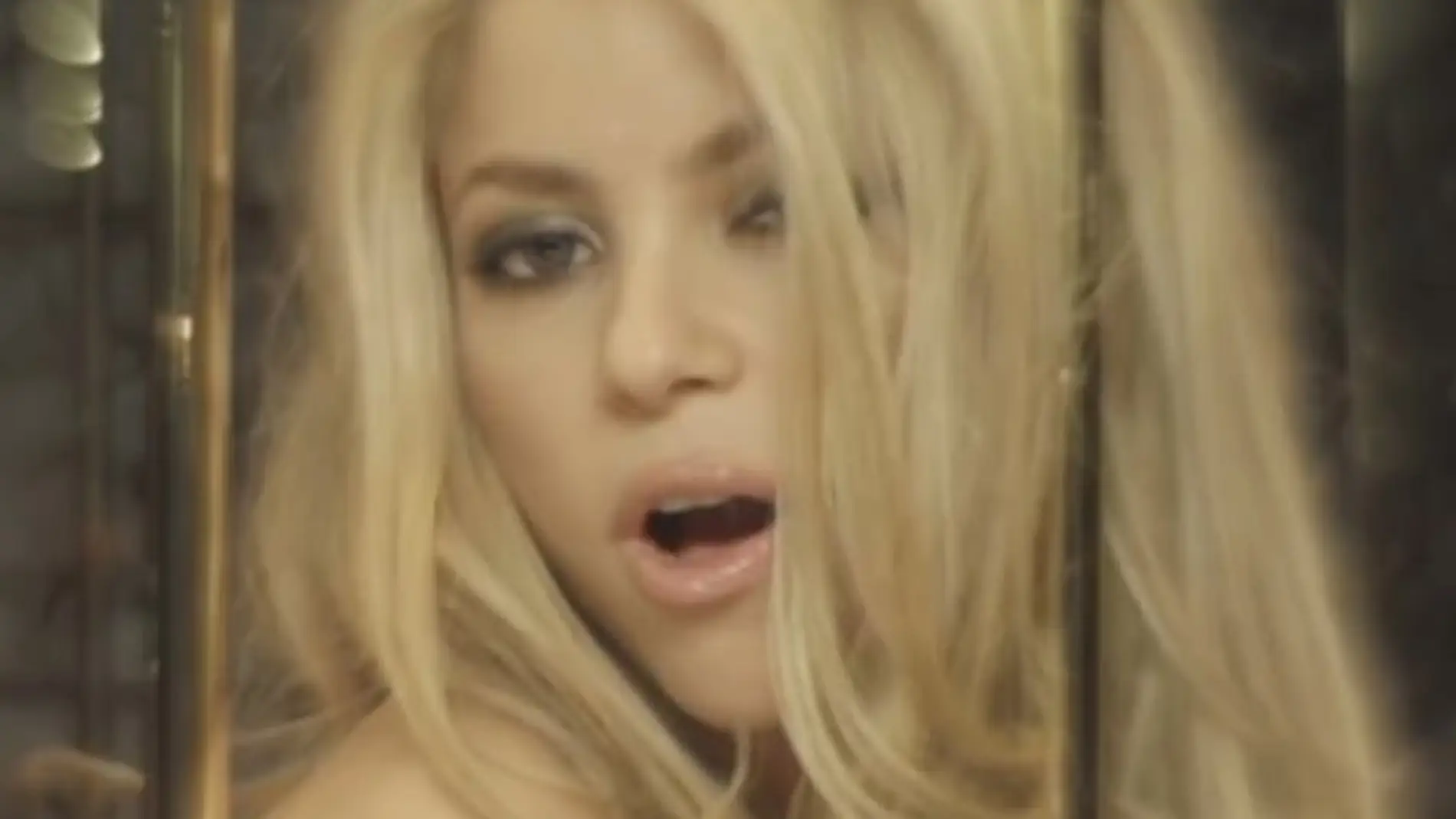 Shakira, en el videoclip de 'Loba',