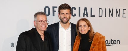 Gerard Piqué con sus padres