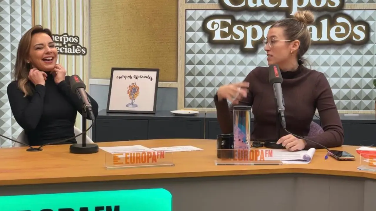 Chenoa con Eva Soriano en 'Cuerpos especiales'. Chenoa con Eva Soriano en 'Cuerpos especiales'.
