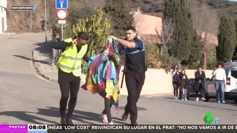 ¿Quién es la mujer que acudió al cumpleaños de Milan Piqué en casa de Shakira bajo una manta? ¿Quién es la mujer que acudió al cumpleaños de Milan Piqué en casa de Shakira bajo una manta?