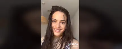 Rosalía en el vídeo promocional de LLYLM Rosalía en el vídeo promocional de LLYLM