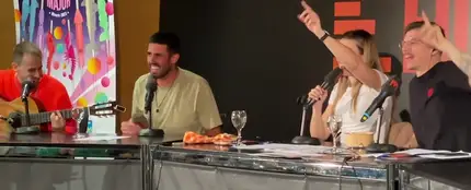 Eva Soriano le canta a su madre Asunción al ritmo de 'Mari Carmen' con La Pegatina Eva Soriano le canta a su madre Asunción al ritmo de 'Mari Carmen' con La Pegatina