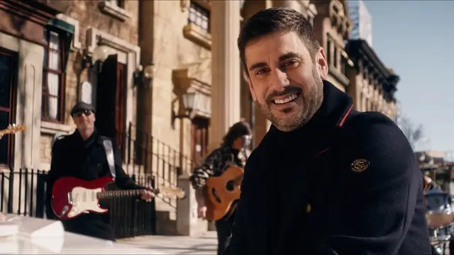 Melendi celebra sus 20 años de carrera con 'Gracias por venir', un tema autobiográfico