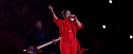Rihanna durante su show en la Super Bowl 