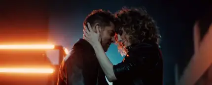 David Bisbal y Esther Acebo en el videoclip de 'Ajedrez'. David Bisbal y Esther Acebo en el videoclip de 'Ajedrez'.