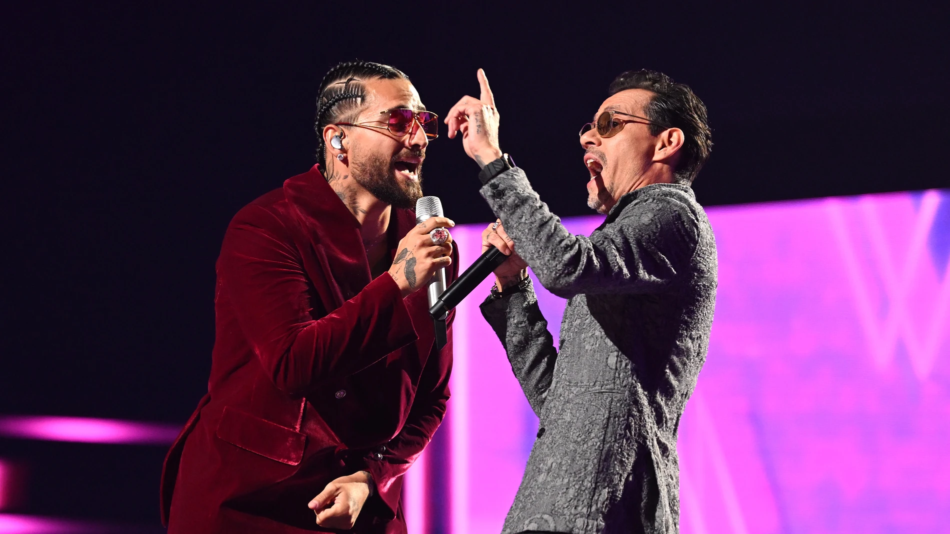 Maluma y Marc Anthony en los Premios Lo Nuestro 2023