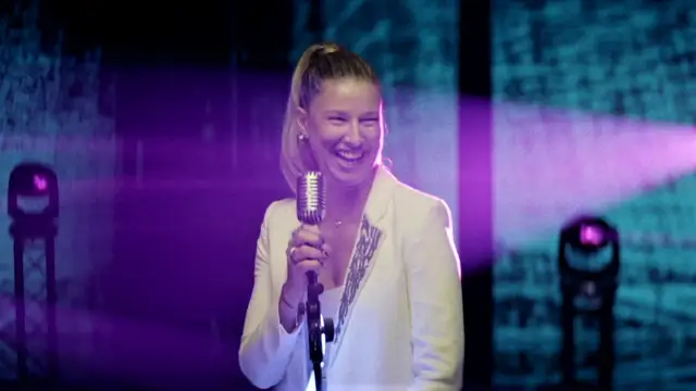 Anne Igartiburu, todo corazón en la décima edición de 'Tu cara me suena'