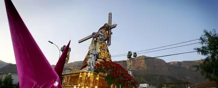 Jesús Nazareno durante la procesión en el Miércoles Santo de Orihuela Jesús Nazareno durante la procesión en el Miércoles Santo de Orihuela