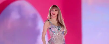 44 canciones, 10 escenografías distintas y 13 cambios de vestuarios: Así da la bienvenida Taylor Swift a 'The Eras Tour' 44 canciones, 10 escenografías distintas y 13 cambios de vestuarios: Así da la bienvenida Taylor Swift a 'The Eras Tour'