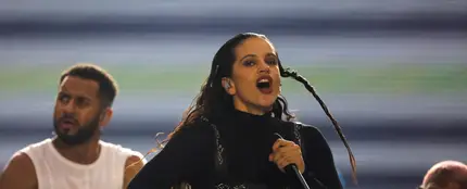 Rosalía durante su concierto en Lollapalooza Argentina Rosalía durante su concierto en Lollapalooza Argentina