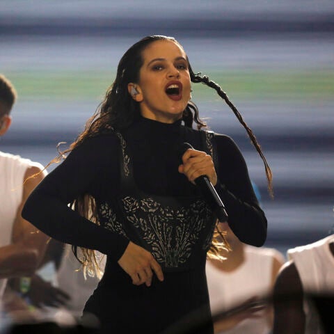 Rosalía durante su concierto en Lollapalooza Argentina