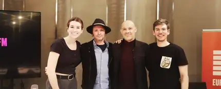 Los Galván, con Eva Soriano e Iggy Rubín en Cuerpos especiales. Los Galván, con Eva Soriano e Iggy Rubín en Cuerpos especiales.