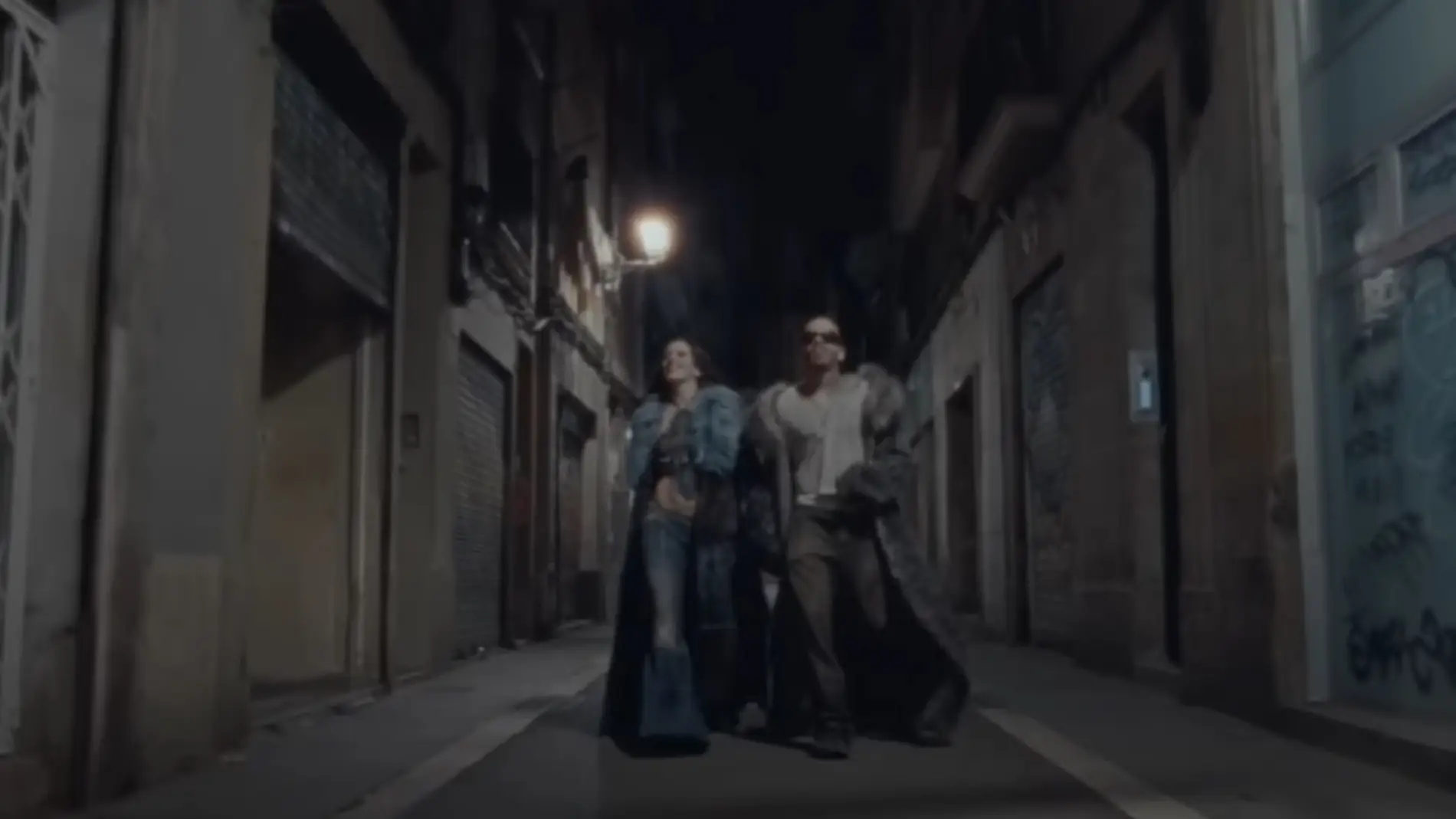 Rosalía y Rauw Alejandro para el videoclip de 'Vampiros', con localizaciones en Barcelona 