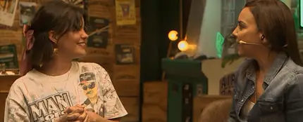 Carlotta Cosials y Chenoa en 'Tómatelo menos en serio' Carlotta Cosials y Chenoa en 'Tómatelo menos en serio'