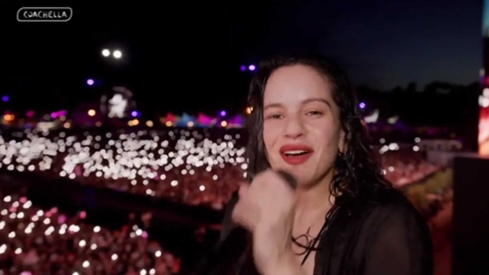 Rosalía canta 'Héroe' de Enrique Iglesias en el Coachella 2023.