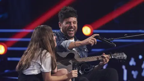 “Vaya regalazo me has hecho”: Andrea sorprende a Pablo López al pedirle cantar ‘Dímelo tú’ “Vaya regalazo me has hecho”: Andrea sorprende a Pablo López al pedirle cantar ‘Dímelo tú’