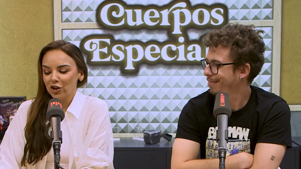 Chenoa y Ventura, en el estudio de 'Cuerpos especiales' Chenoa y Ventura, en el estudio de 'Cuerpos especiales'