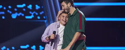 Sebastián Yatra y Manuel crean la versión más bonita de ‘Entre sobras y sobras me faltas’ Sebastián Yatra y Manuel crean la versión más bonita de ‘Entre sobras y sobras me faltas’
