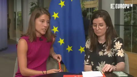 Eva Soriano e Iggy Rubín hablan con Carlota Izquierdo, traductora de alemán e inglés, en el break para el coffee de Cuerpos especiales Eva Soriano e Iggy Rubín hablan con Carlota Izquierdo, traductora de alemán e inglés, en el break para el coffee de Cuerpos especiales