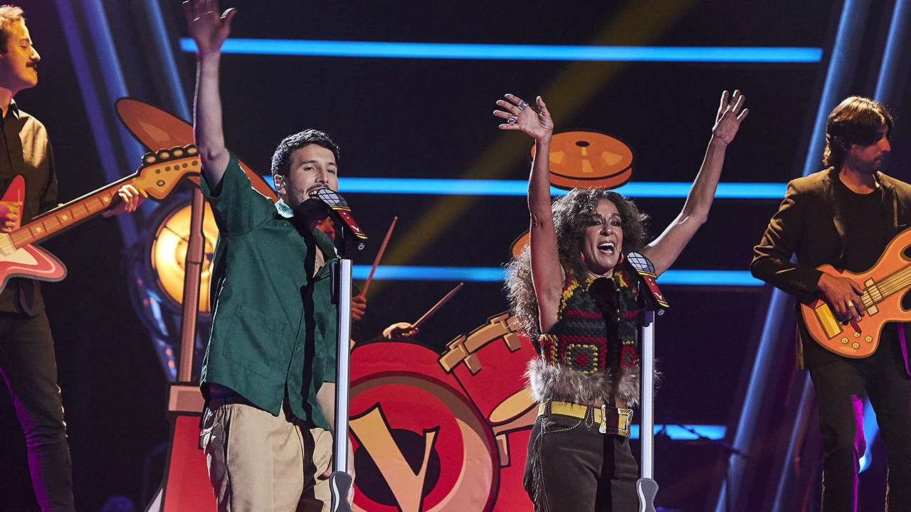 Rosario y Sebastián Yatra animan el plató de ‘La Voz Kids’ cantando ‘Dharma’ 