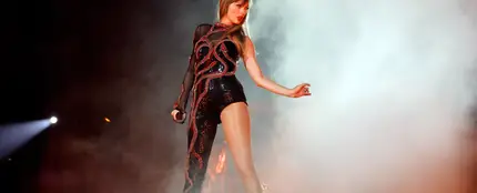 Taylor Swift invita a Ice Spice a 'The Eras Tour' para interpretar juntas 'Karma', su nueva colaboración de 'Midnight Deluxe' Taylor Swift invita a Ice Spice a 'The Eras Tour' para interpretar juntas 'Karma', su nueva colaboración de 'Midnight Deluxe'