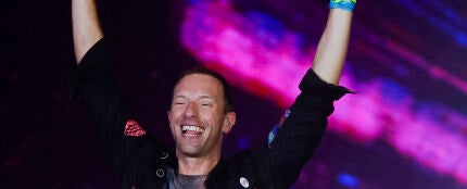 Chris Martin canta &#39;Til Kingdom Come&#39; junto a un fan con autismo en el tercer concierto de Coldplay en Barcelona 