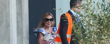 Ana Obregón regresa a España con su hija-nieta Ana Sandra Ana Obregón regresa a España con su hija-nieta Ana Sandra