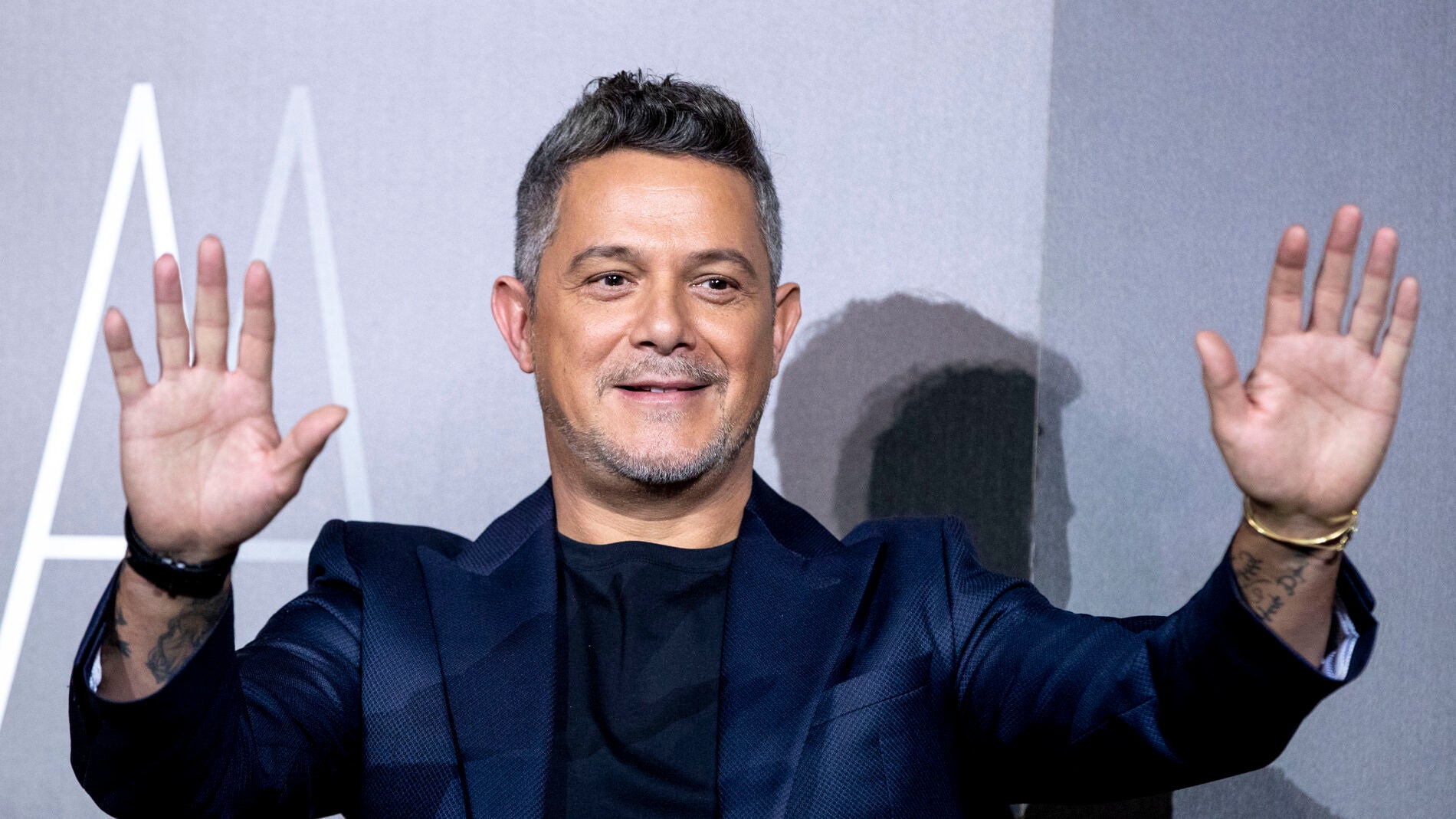 El Mensaje Amenazador De Alejandro Sanz A 2024 Para Que Se Porte Bien   Alejandro Sanz Presentaicon Disco Sanz 2021 98 