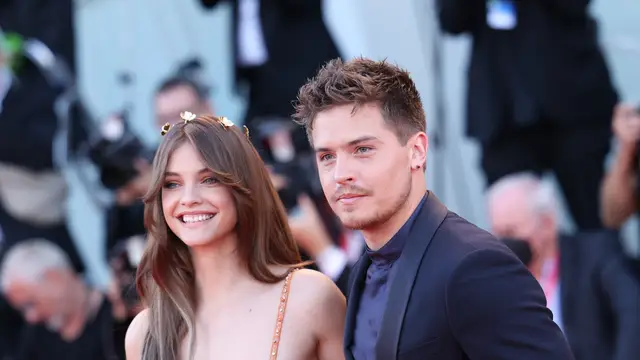 Dylan Sprouse y Barbara Palvin