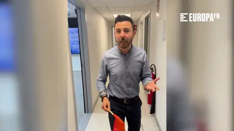 Carles Lamelo propone un intercambio a Ursula von der Leyen: "Cualquier cosa por nuestros vecinos de Europa FM" Carles Lamelo propone un intercambio a Ursula von der Leyen: "Cualquier cosa por nuestros vecinos de Europa FM"