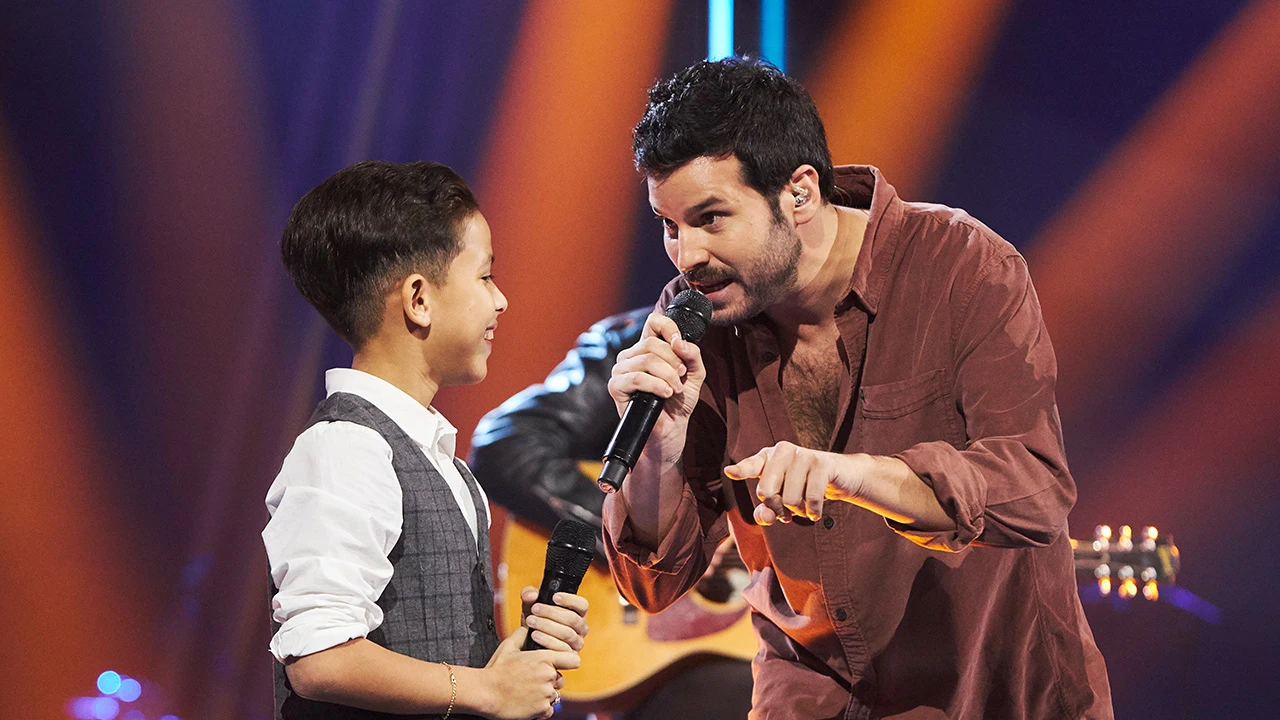 &iexcl;Qu&eacute; bonito! Willy B&aacute;rcenas canta junto al equipo de Sebasti&aacute;n Yatra y Rosario en la Semifinal 