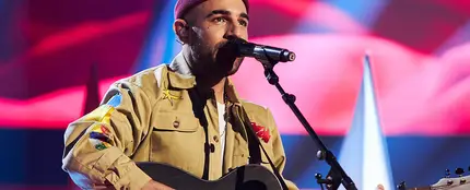 La magia de Nil Moliner junto a los semifinalistas del equipo de Aitana y David Bisbal La magia de Nil Moliner junto a los semifinalistas del equipo de Aitana y David Bisbal