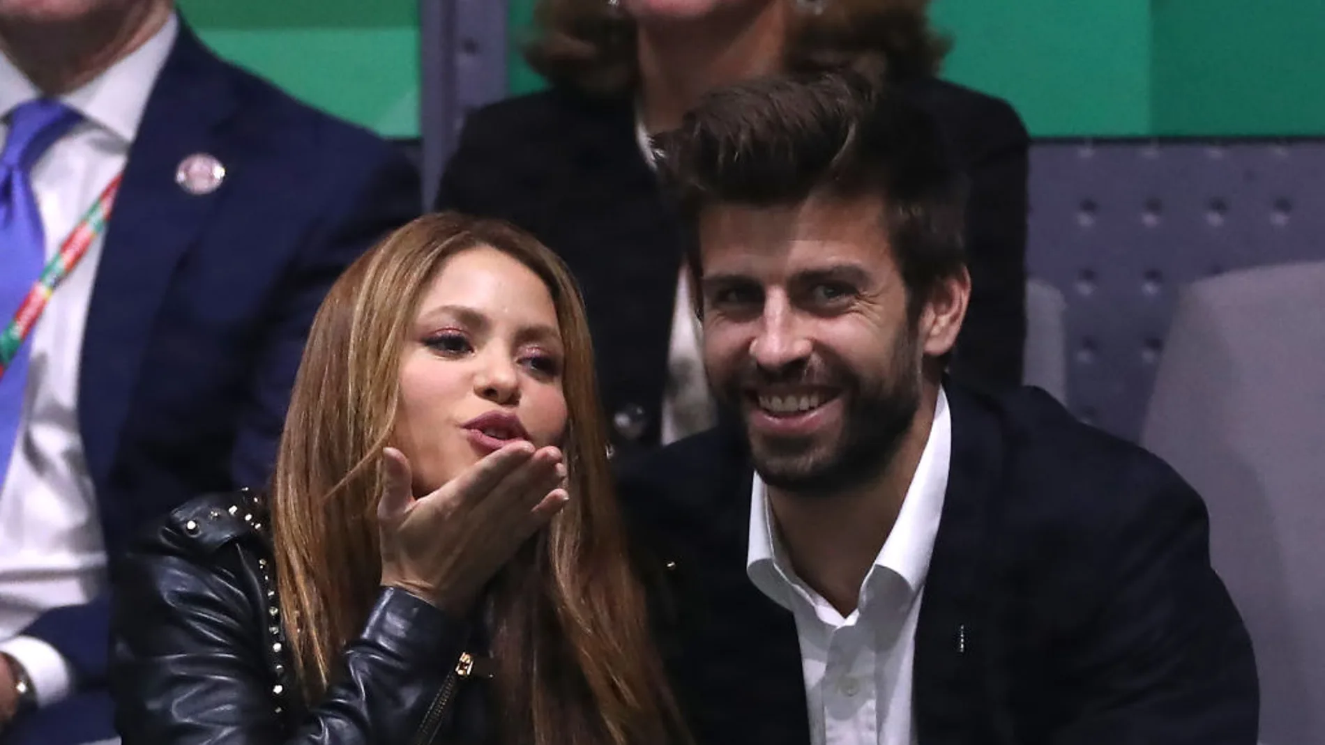 Las indirectas de Shakira a Piqué en su nuevo vídeo: fuera de su hábitat y en un basurero rodeada de ratas Las indirectas de Shakira a Piqué en su nuevo vídeo: fuera de su hábitat y en un basurero rodeada de ratas