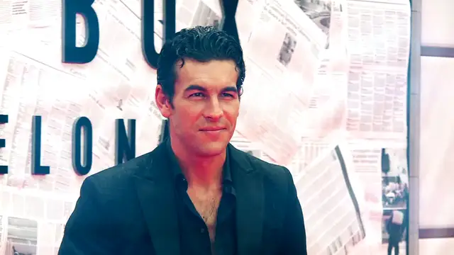 Mario Casas sube la temperatura en el estreno de su película en Barcelona: "Mi corazón está libre siempre"