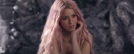 Shakira en el vídeo de Copa Vacía