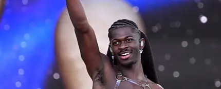 Lil Nas X actúa en el Festival de Glastonbury 2023. Lil Nas X actúa en el Festival de Glastonbury 2023.