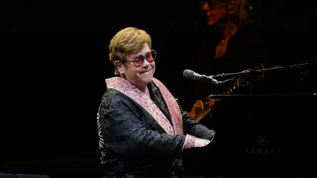 Elton John durante su último concierto en Estocolmo.