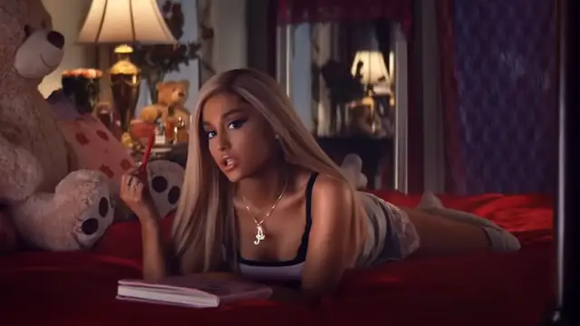 Ariana Grande en 'Thank U, next'