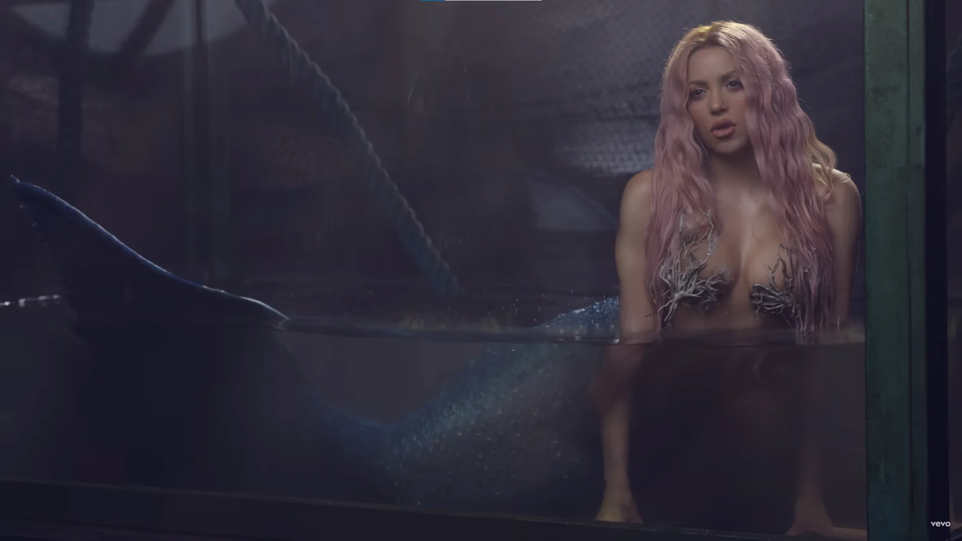 Shakira confiesa el accidente que tuvo rodando el videoclip de 'Copa vacía'